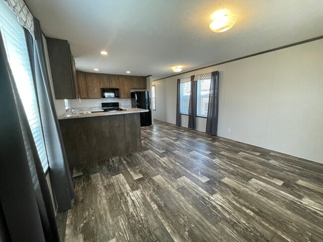Building Photo - 46000 Geddes Rd Rental