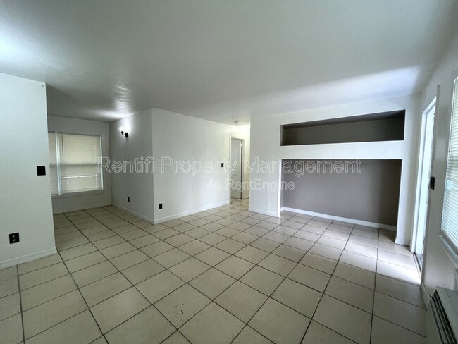 Photo - 623 Joel Blvd