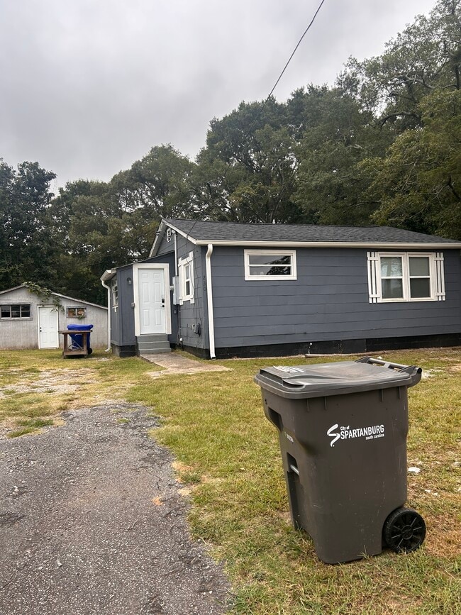 Photo - 230 Broadview Dr