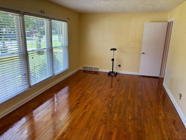Photo - Welcome to this 1,692 sq ft Columbus, GA home offering 3 bedrooms and 1.5 bathrooms