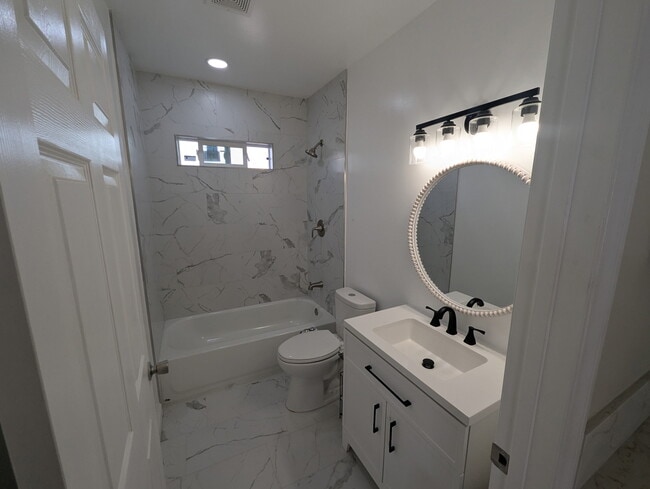 Bathroom - 4823 5th Ave Unit 1/2