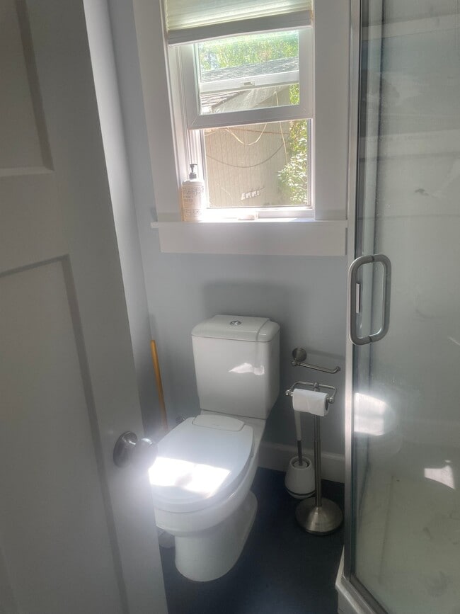 Photo - 657 Siskiyou Blvd Unit 1