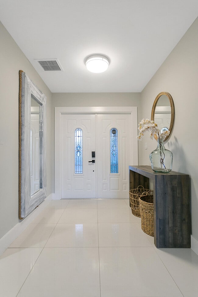 Photo - 231 SE 8th St