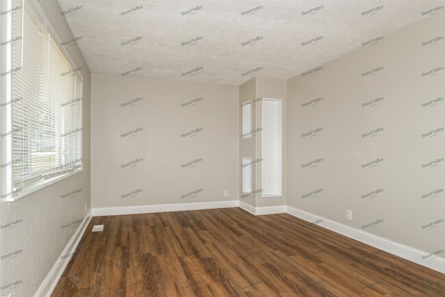 Photo - 4933 Countryside Dr