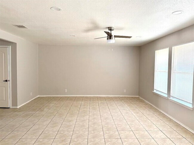 Photo - 9 Swallow Ave