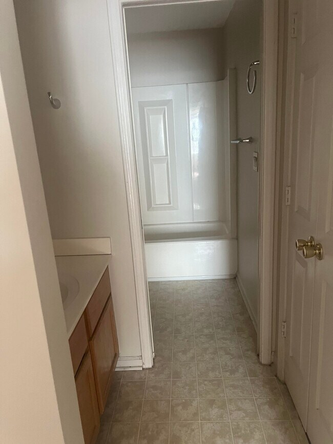 201 Eastbridge Ct Condo Condo for Rent in Louisville, KY