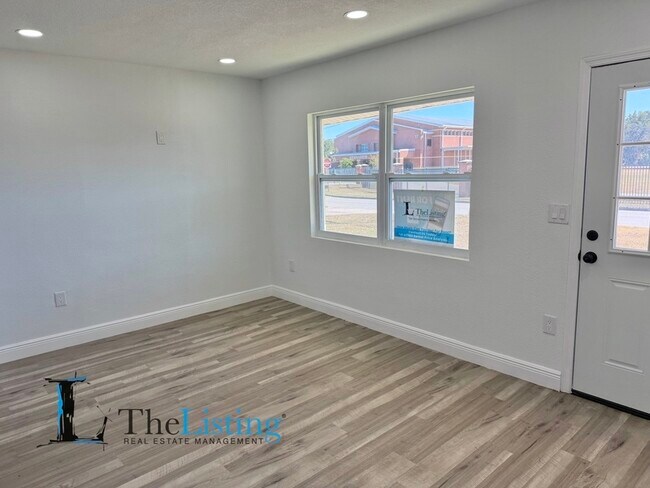 Photo - 804 SE 5th St