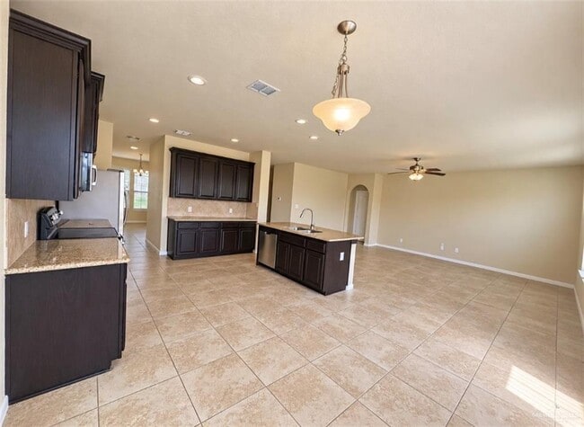 3901 Santa Maria St