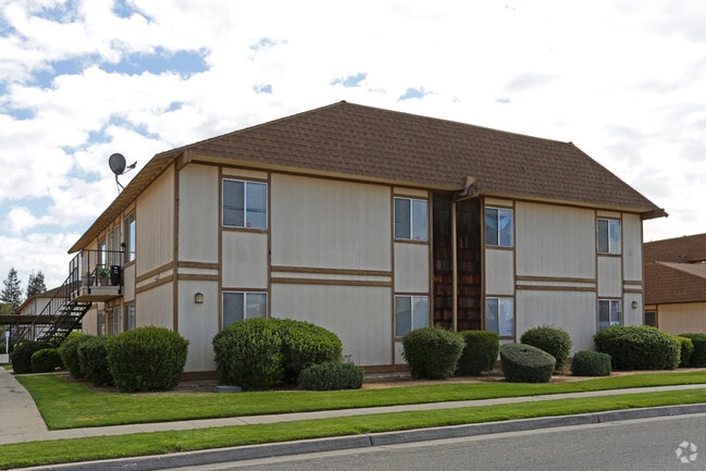 Lakeland Apartments