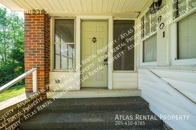 Photo - 601 2nd St S