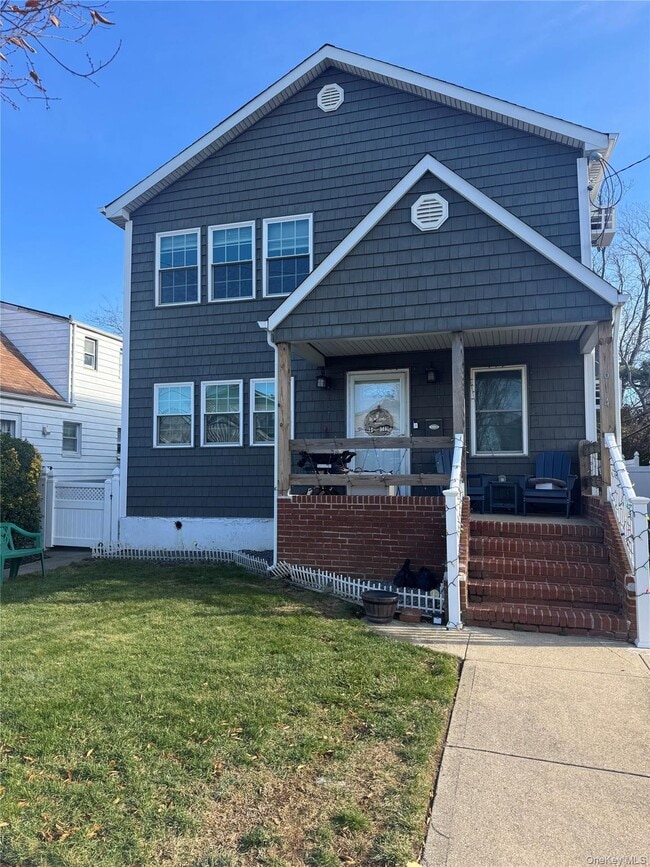 Building Photo - 614 Monroe Blvd Unit Upper