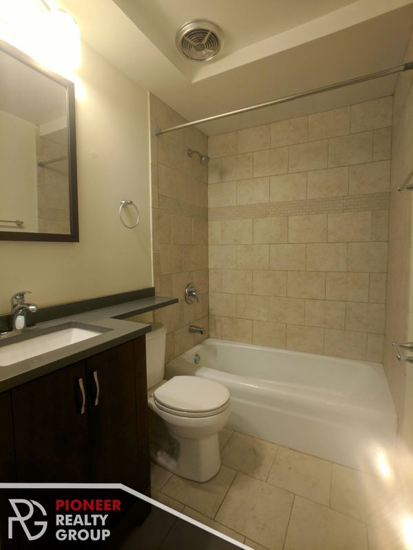 445 W Barry Ave Unit 105