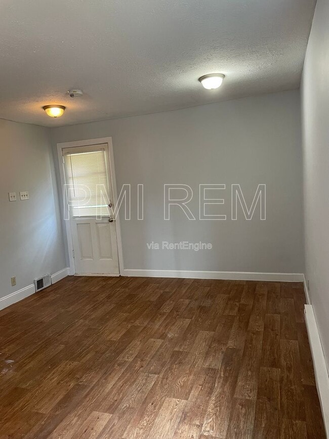 Photo - 2876 Hudson Dr Unit B