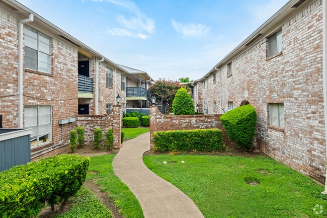 Stratford House Apartments