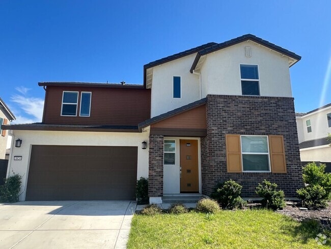 Building Photo - Gorgeous Like-New 4 Bedroom! Rental