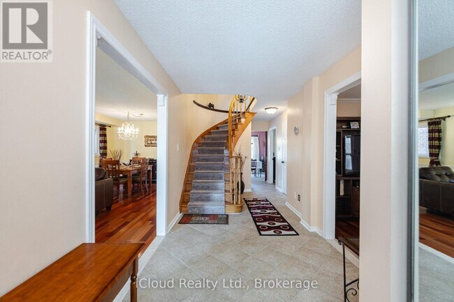 Photo - 1615 Sir Monty's Dr