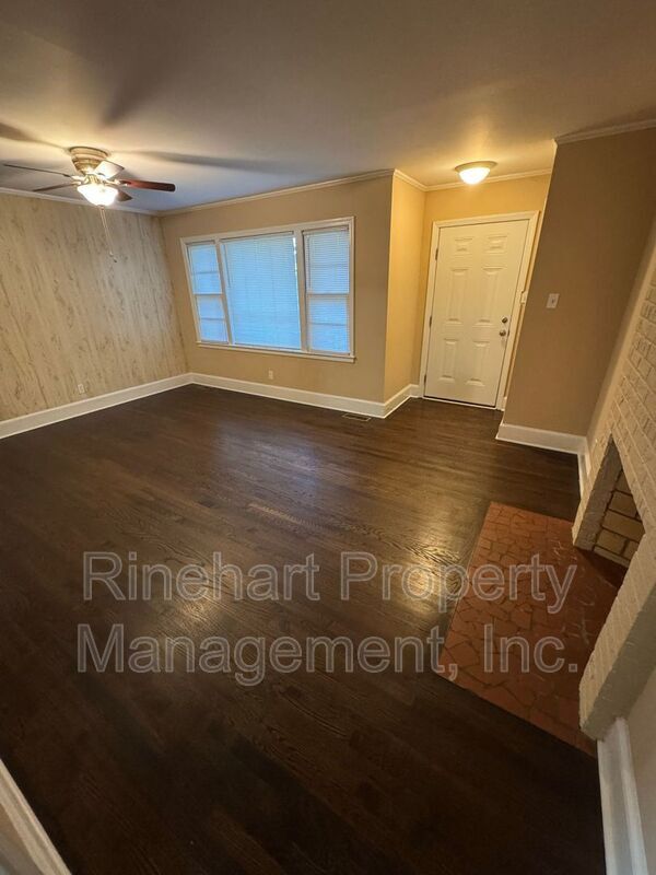 1042 Westover Cir