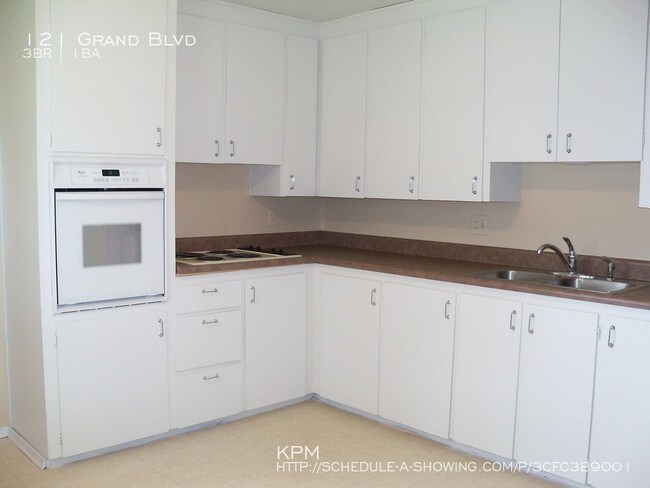 Photo - 121 Grand Blvd