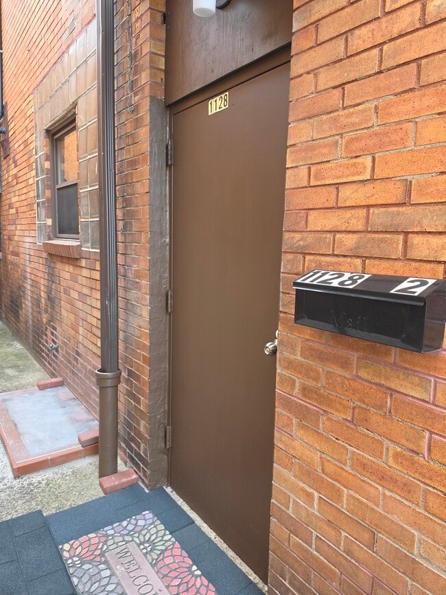 1128 4th Ave. Apt.2 - 1128 4th Ave