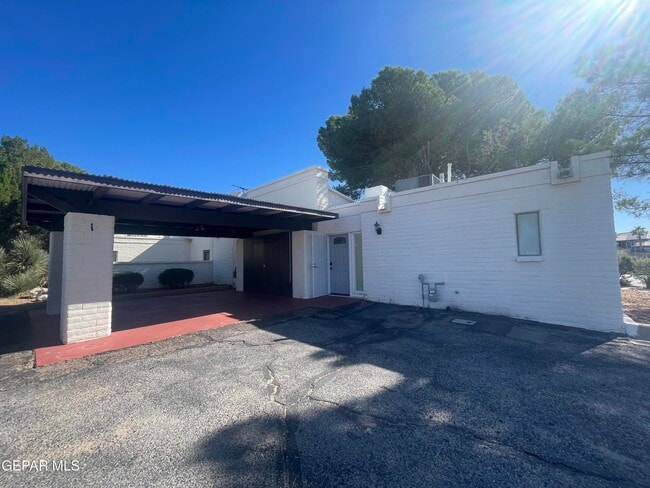 Photo - 15000 Ashford St