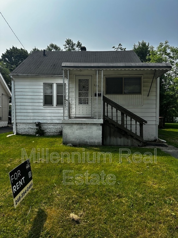 Photo - 670 E Mansfield Ave House