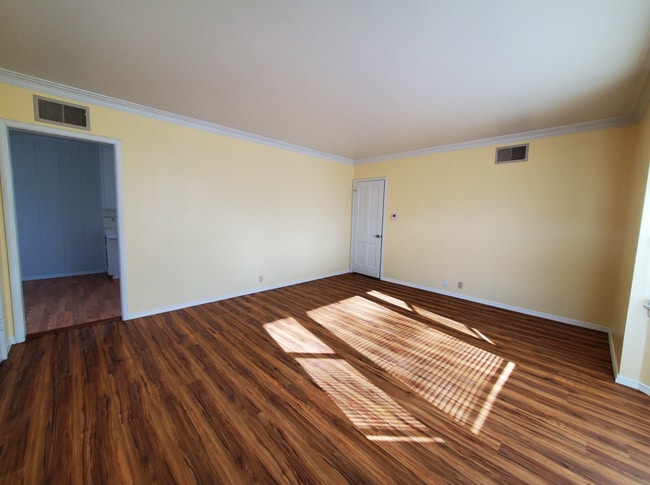 Photo - 132 Moffett Dr