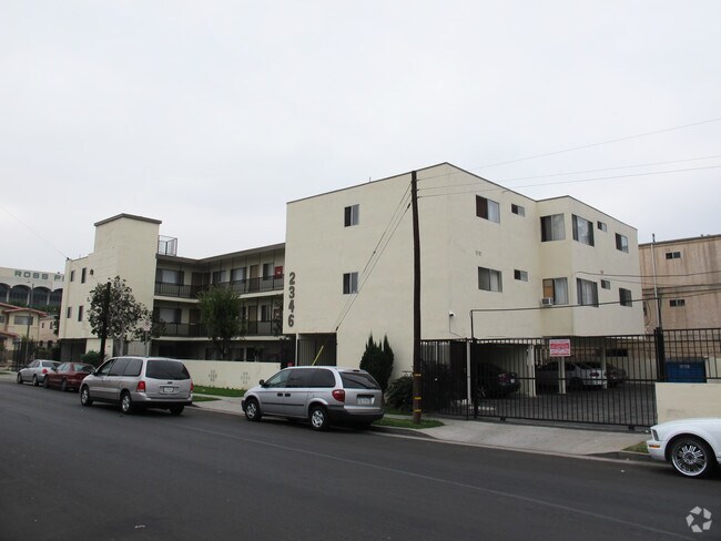 2346 W. 18th St