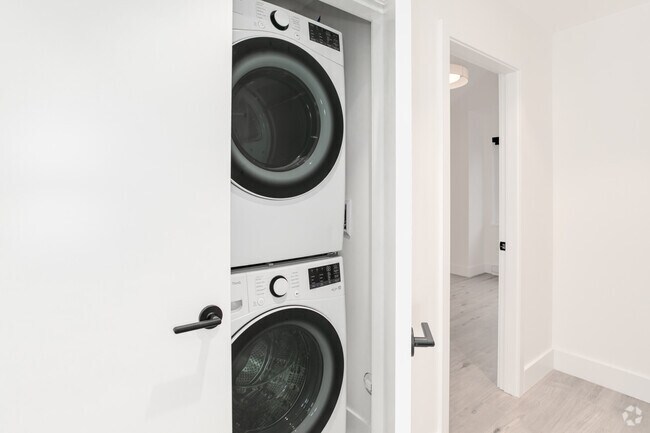 3BR avec salon, 3BA - 1 634 pieds carrés - Buanderie - Wadams Farm