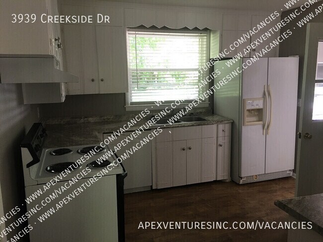 Photo - 3939 Creekside Dr