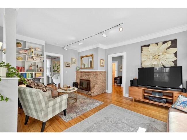 Photo - 3035 Irving Ave S Unit 1