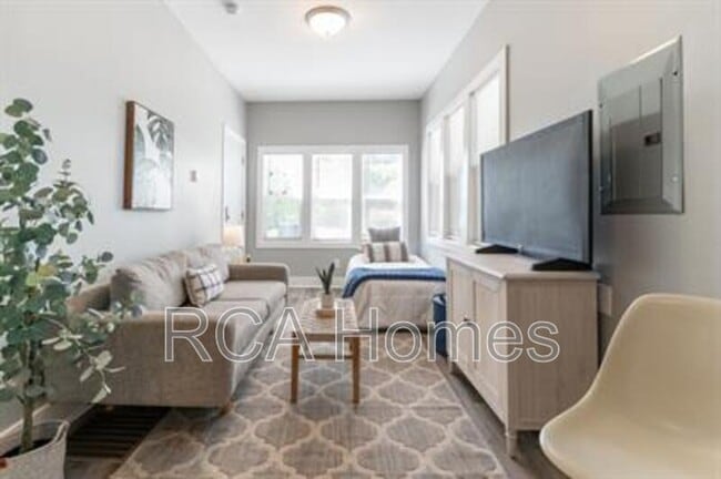 Photo - 2831 N Kenwood Ave Unit 2