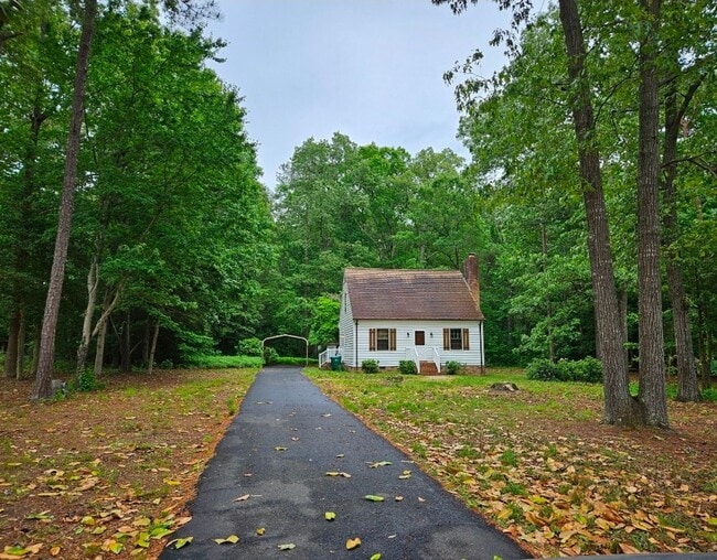 Building Photo - 3 bedroom 2 bath Cape in the heart of Rural Varina
