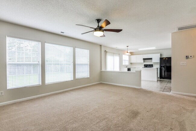 Photo - 225 Honeywell Way