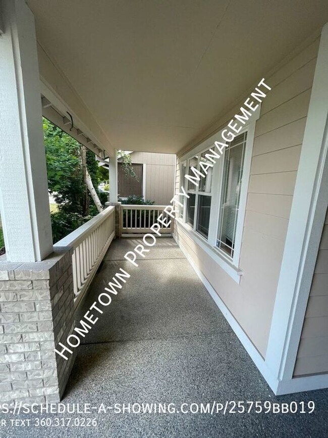Large 4 bedroom with bonus room in Lacey! Rental House Rental in