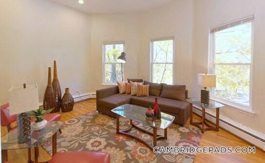 Photo - 1000 Memorial Dr Unit 2