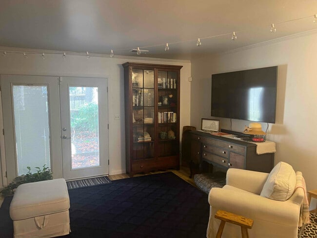 Photo - 15 Kingsbridge Ct