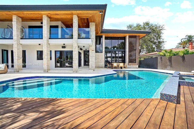 Photo - 3343 NE 166th St