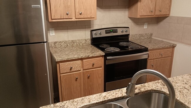 Photo - 128 N Hill St