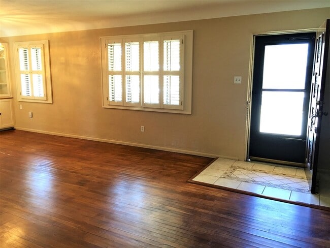 Photo - 2 Bed 1.5 Bath | Single Story | Nob Hill L...
