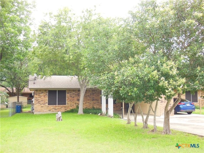 1022 Clover Cir