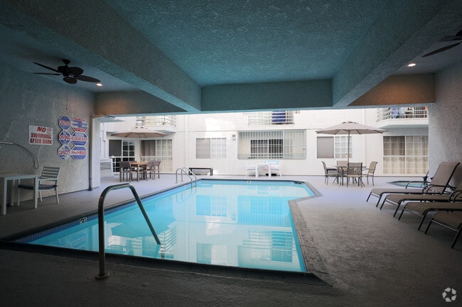 Pool/Jacuzzi