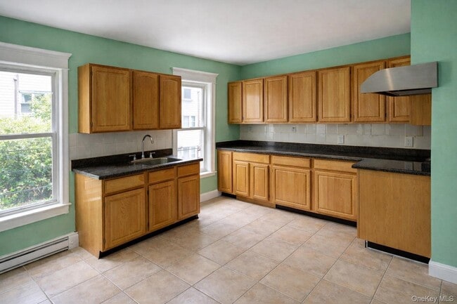 Building Photo - 89-14 113th St Unit 2