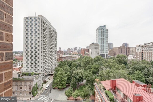 233 S 6th St Unit 1602L