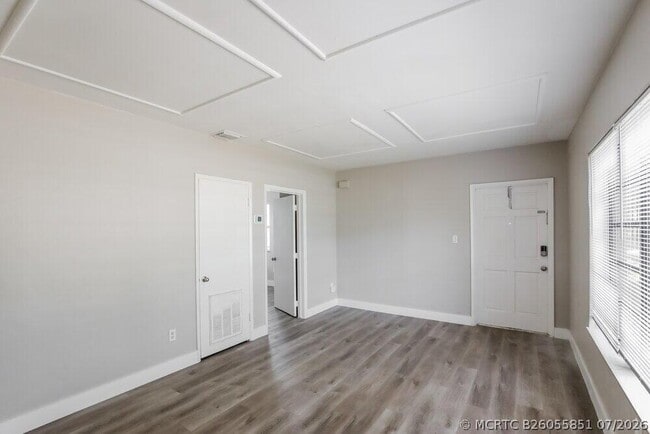 381 Carolina Ave