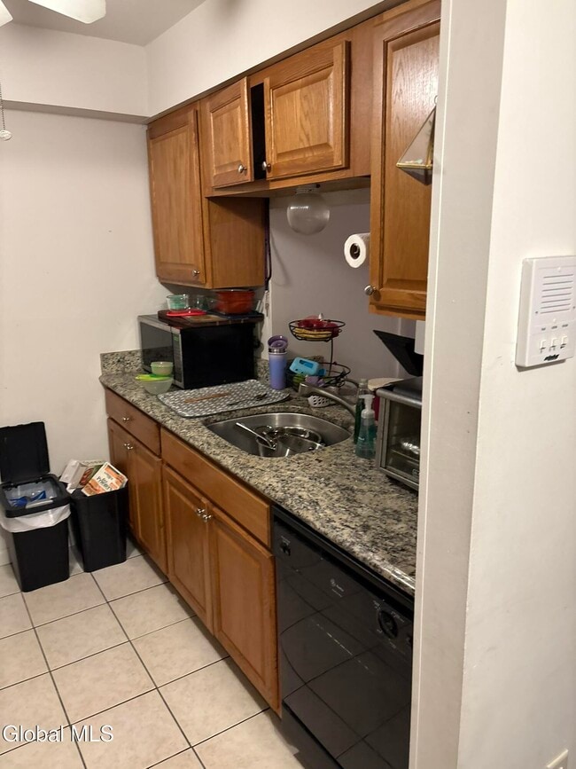 Photo - 161 Cedarview Ln