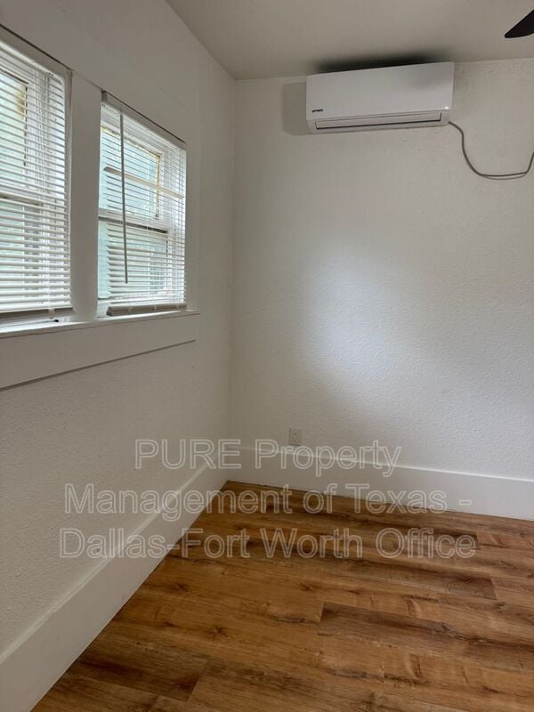 Photo - 1208 Hawthorne Ave Unit #B