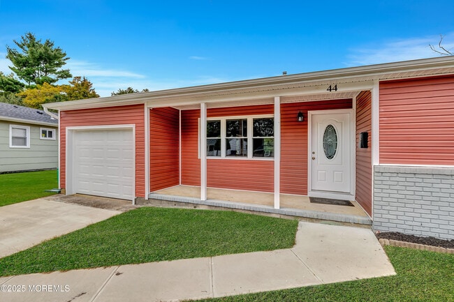 Photo - 44 Chancellor Ct