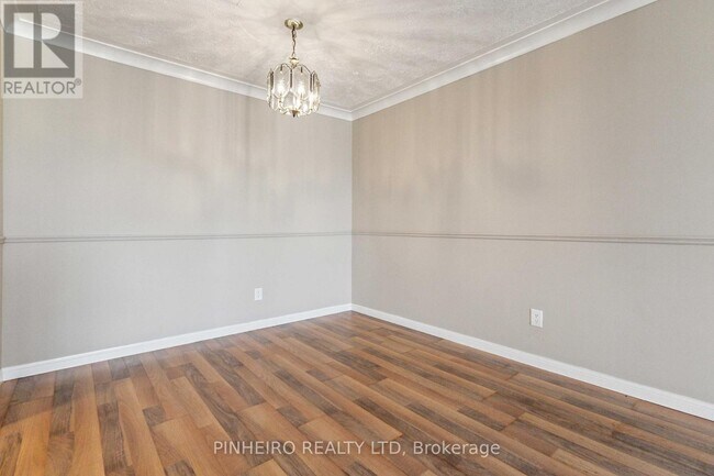 Photo - 727 Deveron Crescent Unité 309