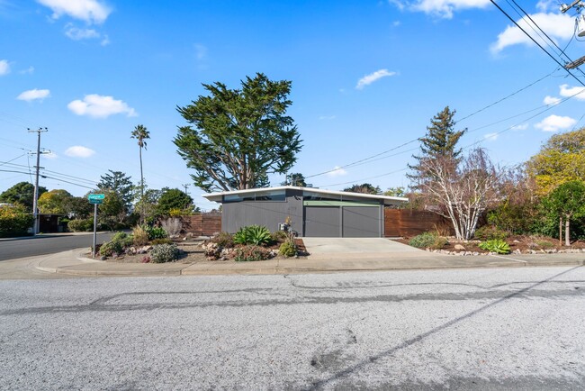 Renovated Eichler Home Nestled in a Vibran... - Renovated Eichler Home Nestled in a Vibran...