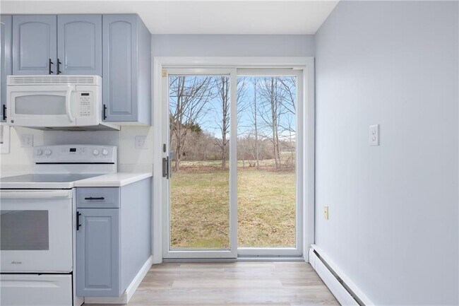 Photo - 4 Longmeadow Ave